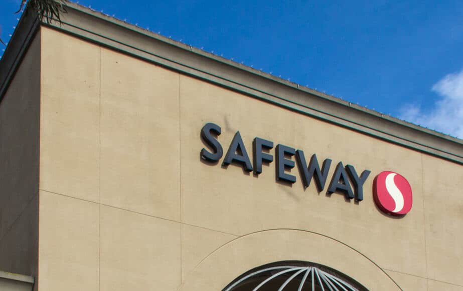 SALINAS, CA/USA - APRIL 8, 2104: Safeway Grocery Store exterior. Safeway is an American supermarket chain and the second largest supermarket chain in North America. Harmful toxins