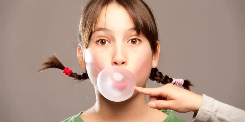 Experts Say Children Under 10 Should Chew Gum Regularly and This Is Why 8