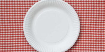 Could Your Disposable Plates Be Making You Fat & Sick? These Brands Won't. 1