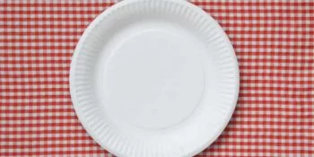 Could Your Disposable Plates Be Making You Fat & Sick? These Brands Won't. 1