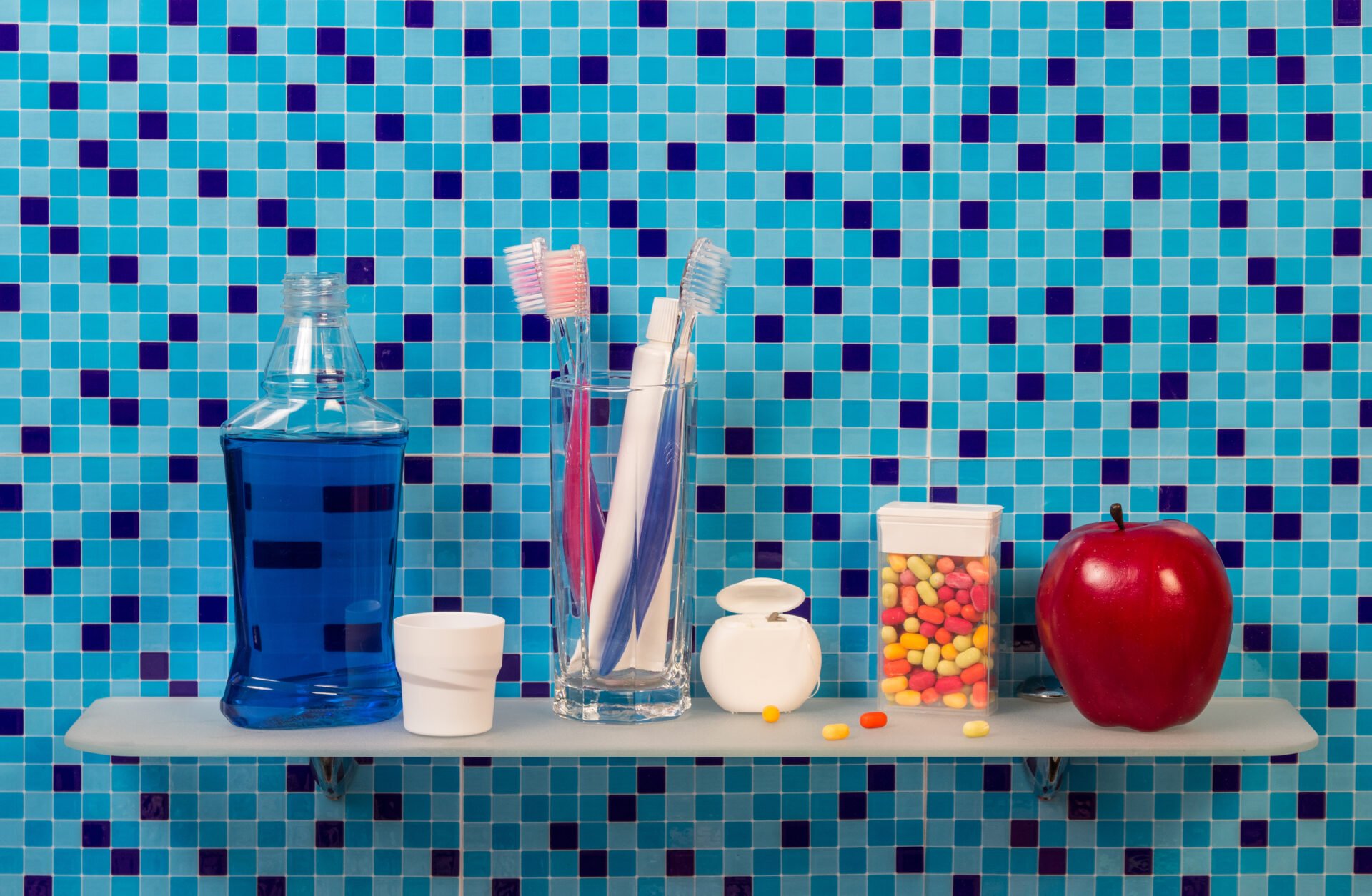 Best Mouthwash For Your Oral Microbiome, Bad Breath, Teeth, & Gums