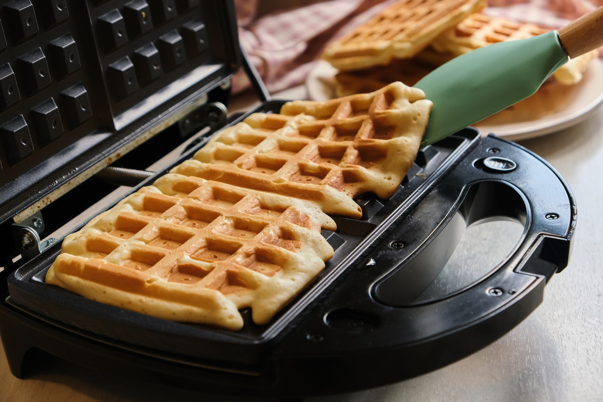 Elite Ceramic Nonstick 2-Square Waffle Maker, Premiere Stainless Stee